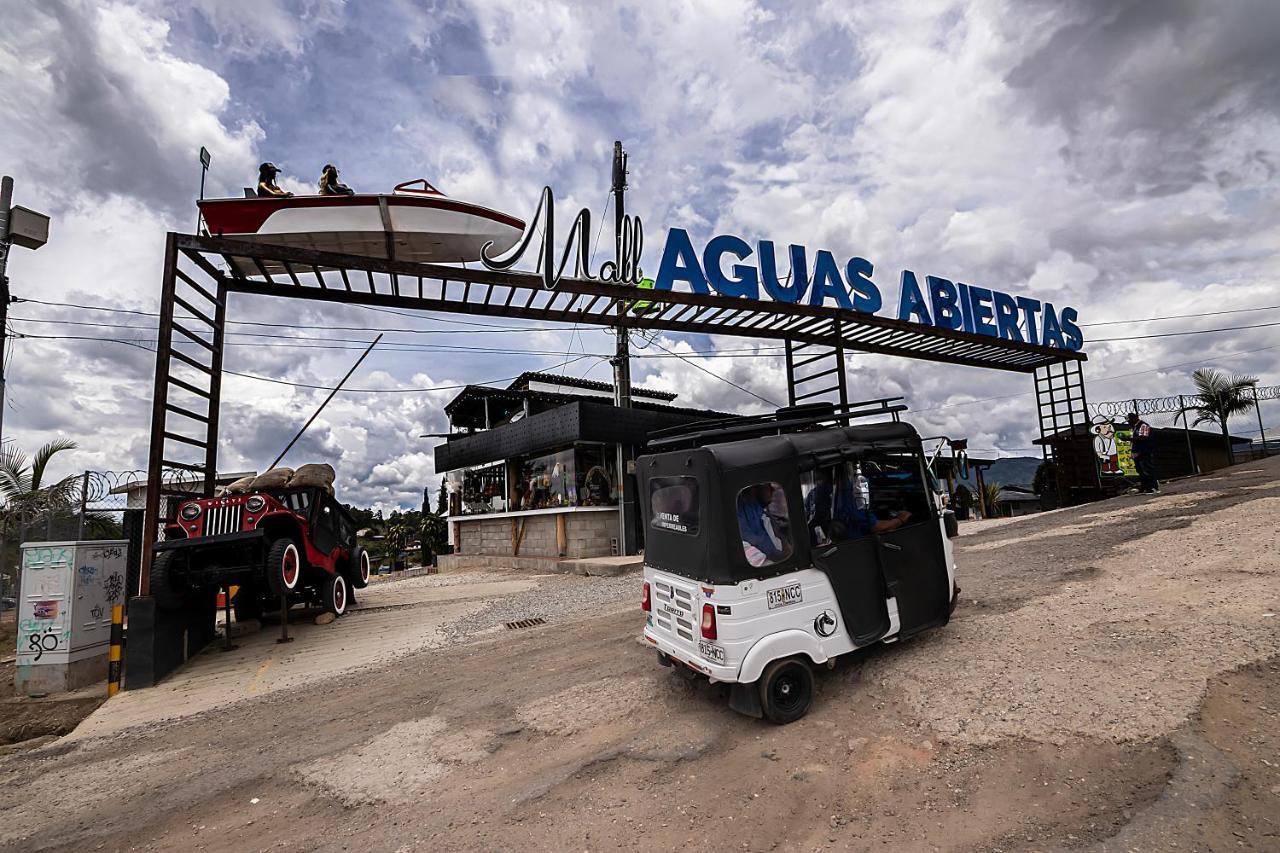 Отель La Martinera Aguas Abiertas Гуатапе Экстерьер фото